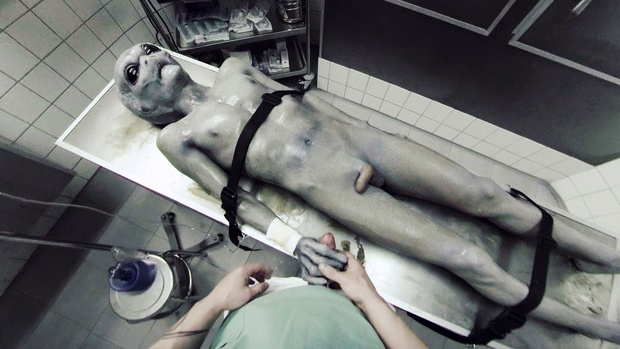 3. Download full pics of The UFO from Roswell from gayxvirtual.com