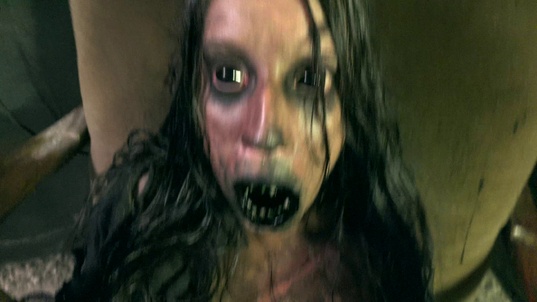 5. Download full pics of Evil Dead from horrorporn.com