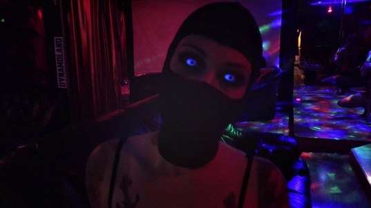 2. Download full pics of Freak house: The beauty with double pussy from horrorporn.com