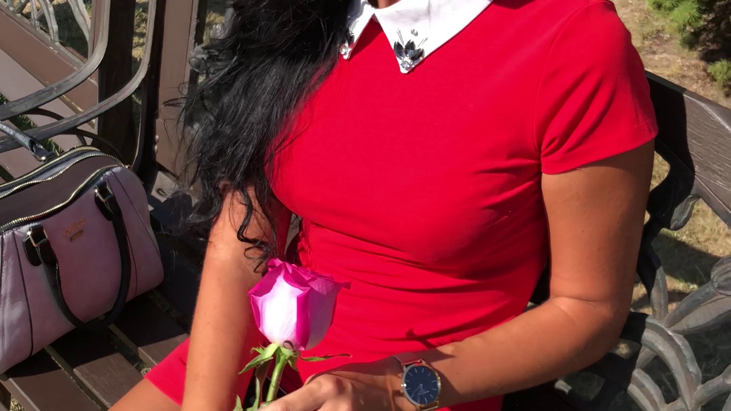 Blowjob for a rose