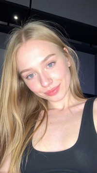 Live Flirt: Sofia (22)