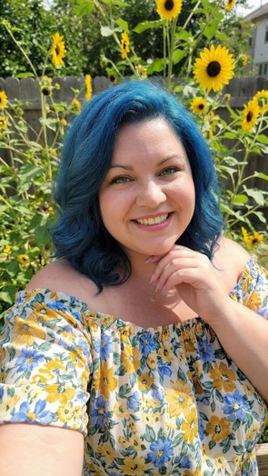 2. Download full pics of Clara (35) from liveflirt.com