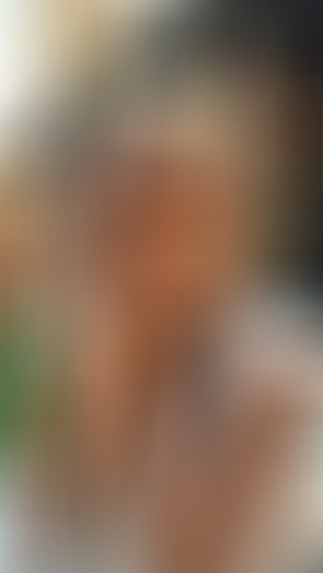 5. Download full pics of Zara (32) from liveflirt.com