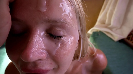 6. Download full pics of Blondýnka neodolala ochutnávce jeho masivního žilnatého penisu - část 2 from mikebigdick.com