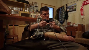 3. Download full pics of Paar fickt vier Monsterschwänze from monstercockgang.com