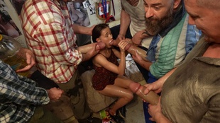 6. Download full pics of Petite belle-fille partagée avec des copains from monstercockgang.com