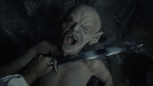 7. Download full pics of Gollum: uma batida inesperada from nudz.com