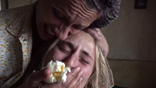 8. Download full pics of Nečekaná snídaně from perversefamily.com