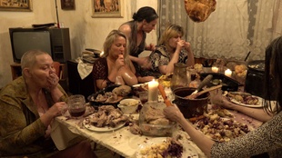 4. Download full pics of Ospitalità perversa from perversefamily.com