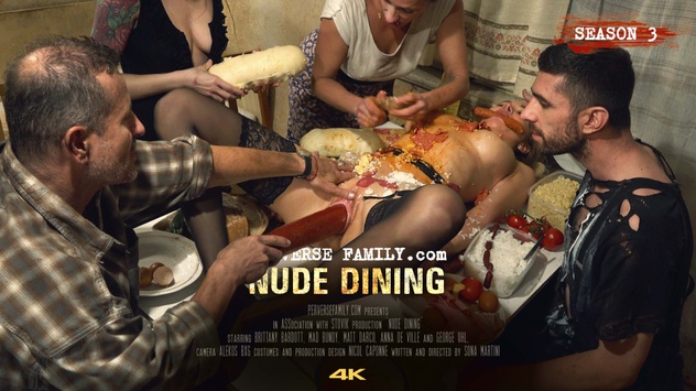 Perverse Family: Nude Dining