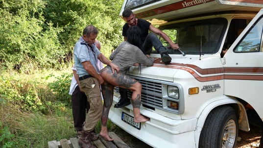 2. Download full pics of Pênis de monstro usado de forma perversa from goperv.com