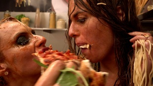 4. Download full pics of Eveline y Brittany follan con la comida from goperv.com