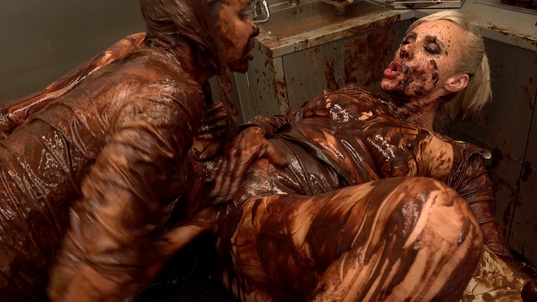 2. Download full pics of ヴェネラ・マキシマはハイヒールから小便を漏らす from goperv.com