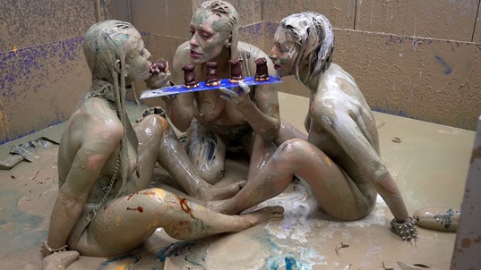 1. Download full pics of Lamiendo pies de lesbianas from powerfetish.com