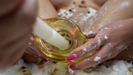 10. Download full pics of Anita Blanche wird gedehnt from goperv.com