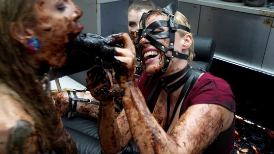 4. Download full pics of 巧克力肛门喷水 from goperv.com