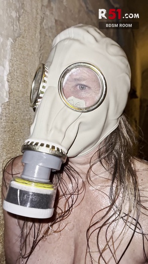 1. Download full pics of Day 12 - Extreme balls produce endless cumshot from r51.com