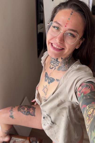 Piss Painting 👩🏻🎨