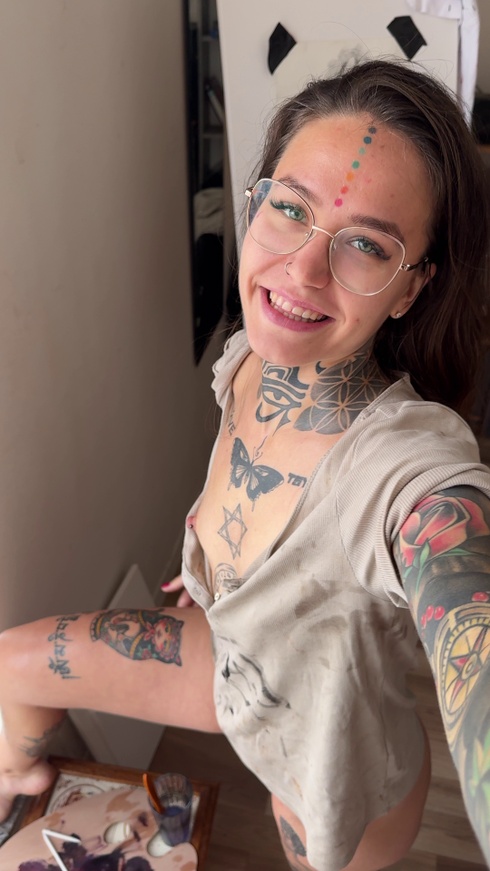 Piss Painting π©π»βπ¨