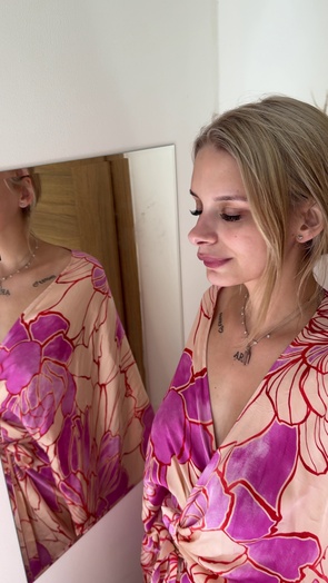 1. Download full pics of Jeg fransk kyssede mig selv og blev våd from goperv.com