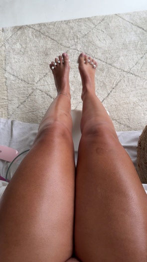 1. Download full pics of Pick the color and jerk off to it 🎨 from goperv.com