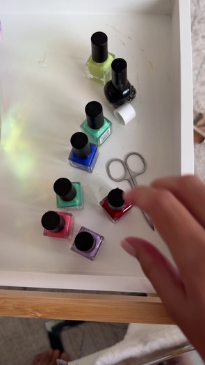 2. Download full pics of Pick the color and jerk off to it 🎨 from goperv.com