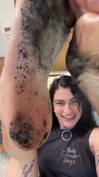 Selfie Fetish: Mmmmm will you lick my soles?