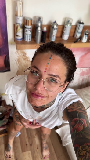 1. Download full pics of I don't like it white :) from selfiefetish.com