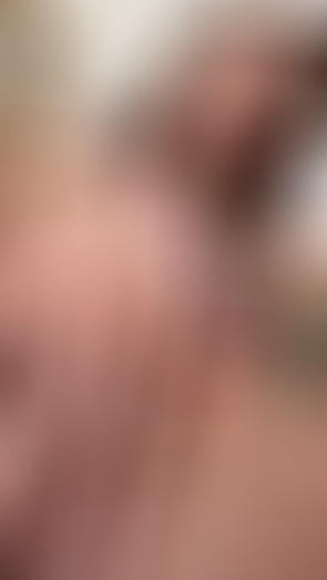 5. Download full pics of 粉色上衣，双手放纵，小穴早已湿透 💋 from selfiefetish.com