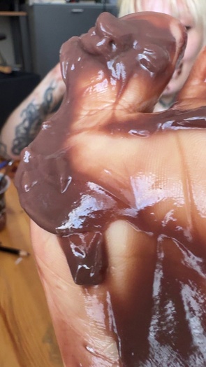1. Download full pics of Sticky floor, chocolate toes, piggies stare 🍫 from selfiefetish.com