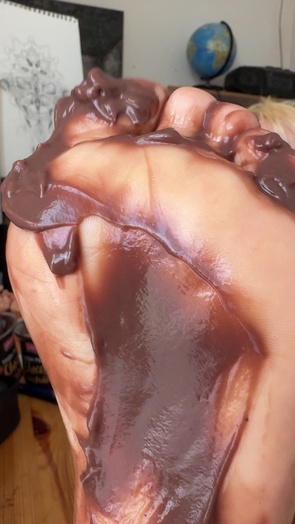 2. Download full pics of Sticky floor, chocolate toes, piggies stare 🍫 from selfiefetish.com