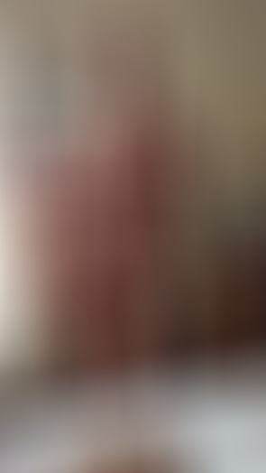 5. Download full pics of Nuda sul tavolo della cucina, anche la pila di pasta sta guardando 🐷 from selfiefetish.com
