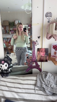 Selfie Fetish: Messy room, mint top, and one mirror too many, non?