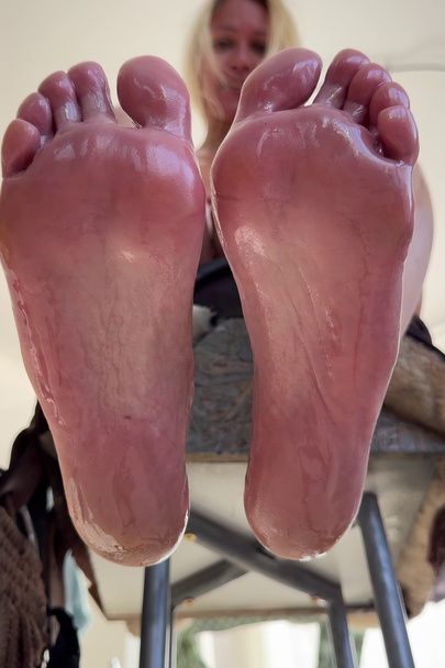 Wet soles under the chair, come closer