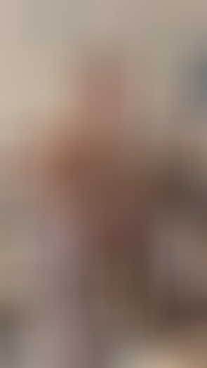 6. Download full pics of Snack in hand, belly stealing lunch 🤰 from selfiefetish.com