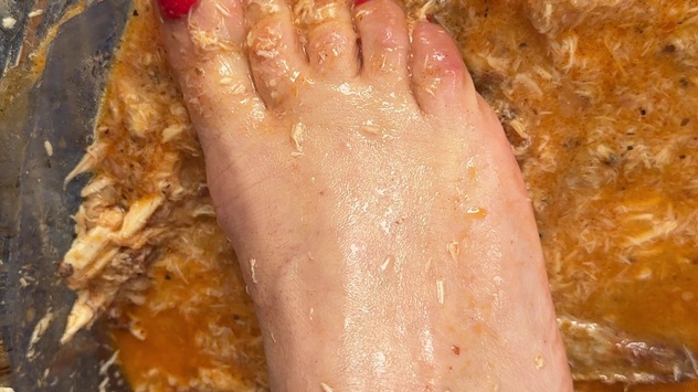 Glass dish, red toes, dinner ruined 🐷
