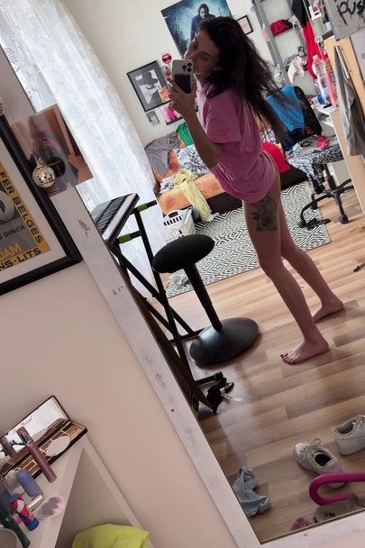 pink shirt on, mirror still sees the filth 💦