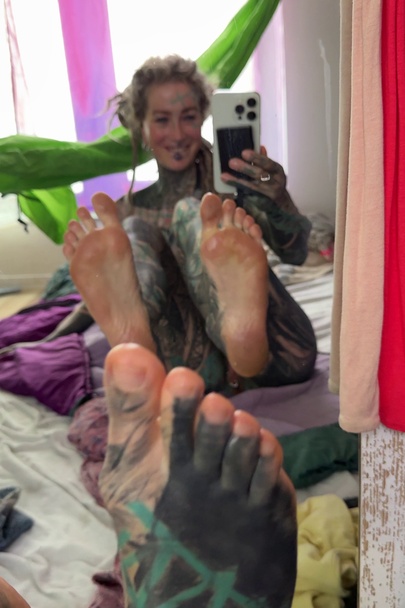 Feet first, face if you behave 🖤