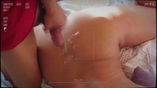 4. Download full pics of Mitten in leidenschaftlichem Sex from nudz.com