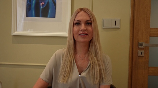 3. Download full pics of Prsatá MILF Lena from therapyasmr.com