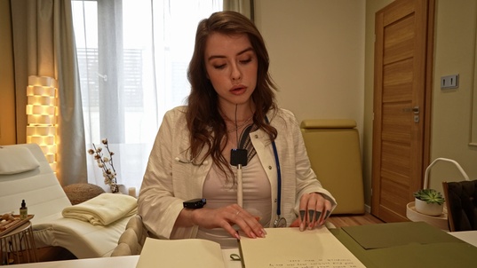 1. Download full pics of Pregnant Molly from therapyasmr.com