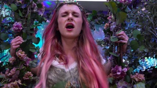 5. Download full pics of Elf from unrealporn.com