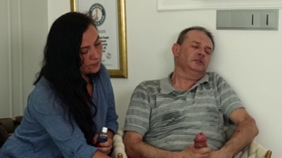 2. Download full pics of Preis Nr. 15: Unaufhaltsame Spermienproduktion from unusualpeople.com