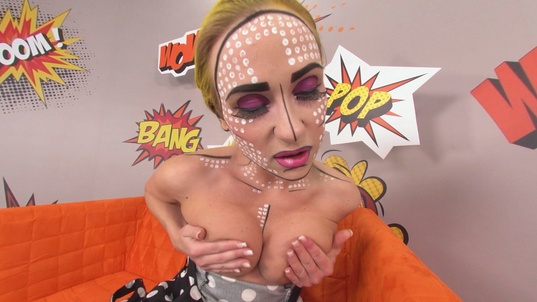 2. Download full pics of Comic beauty in 180° from xvirtual.com